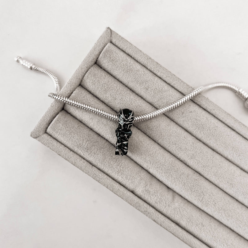 Berloque separador Pantera Negra resina